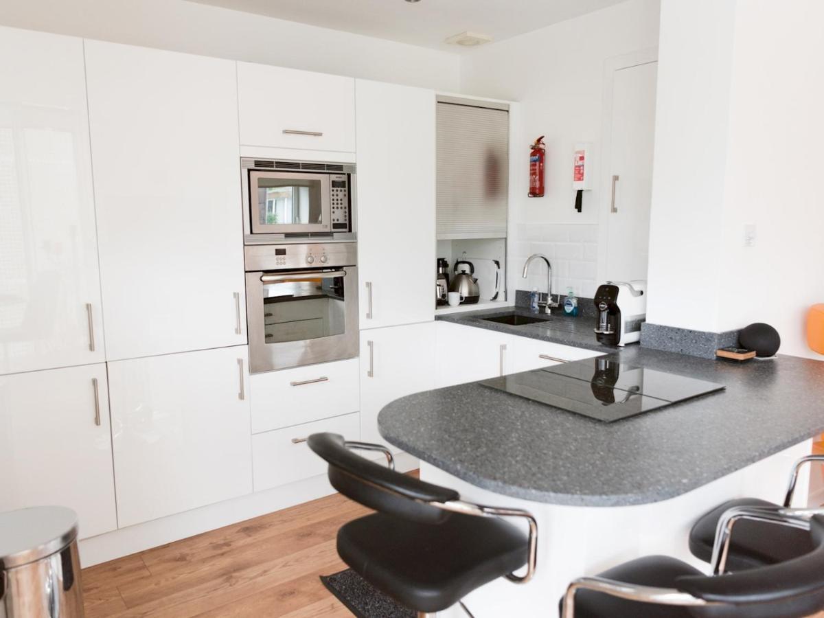 Pass The Keys Stylish 2Bed Rental Unit Glasgow Green エクステリア 写真