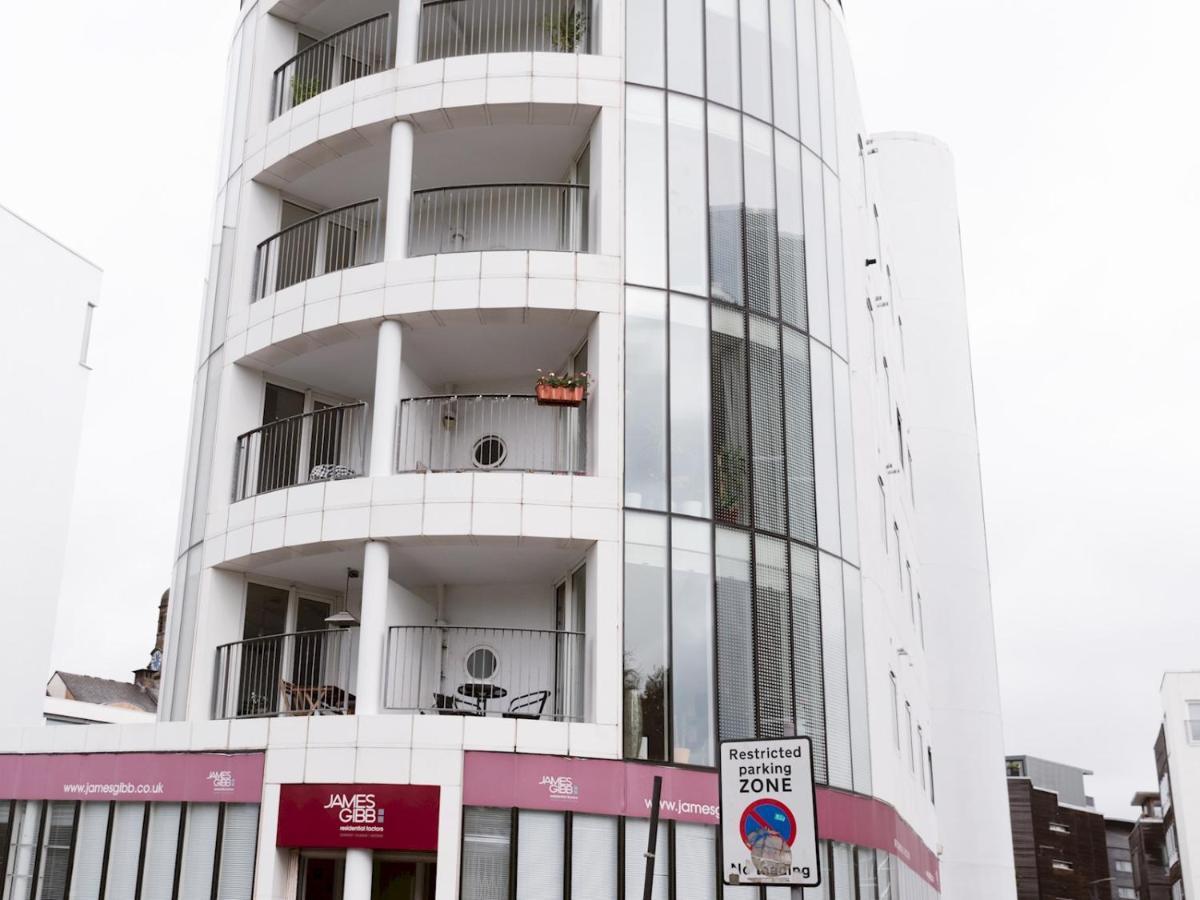 Pass The Keys Stylish 2Bed Rental Unit Glasgow Green エクステリア 写真