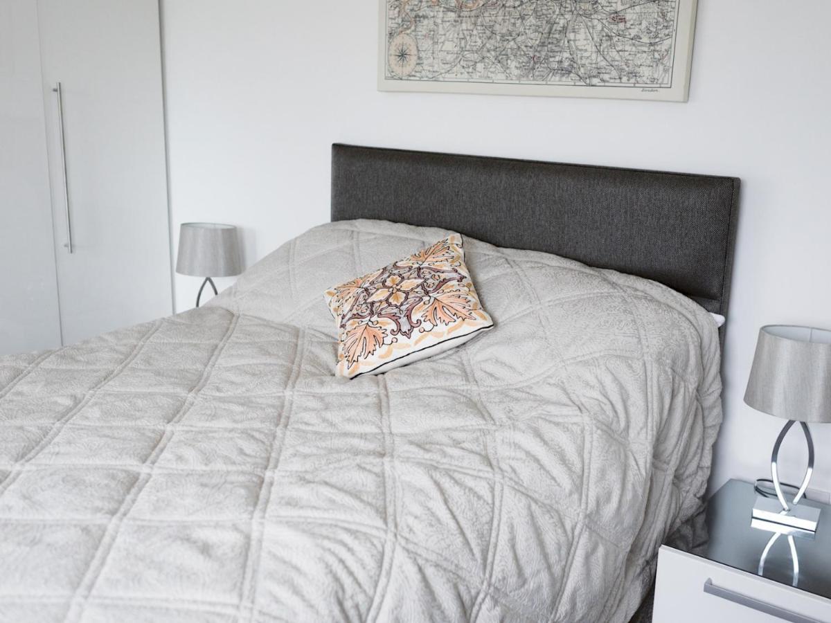 Pass The Keys Stylish 2Bed Rental Unit Glasgow Green エクステリア 写真