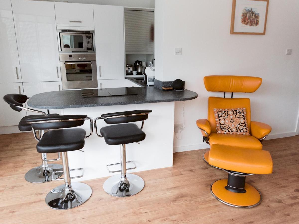 Pass The Keys Stylish 2Bed Rental Unit Glasgow Green エクステリア 写真